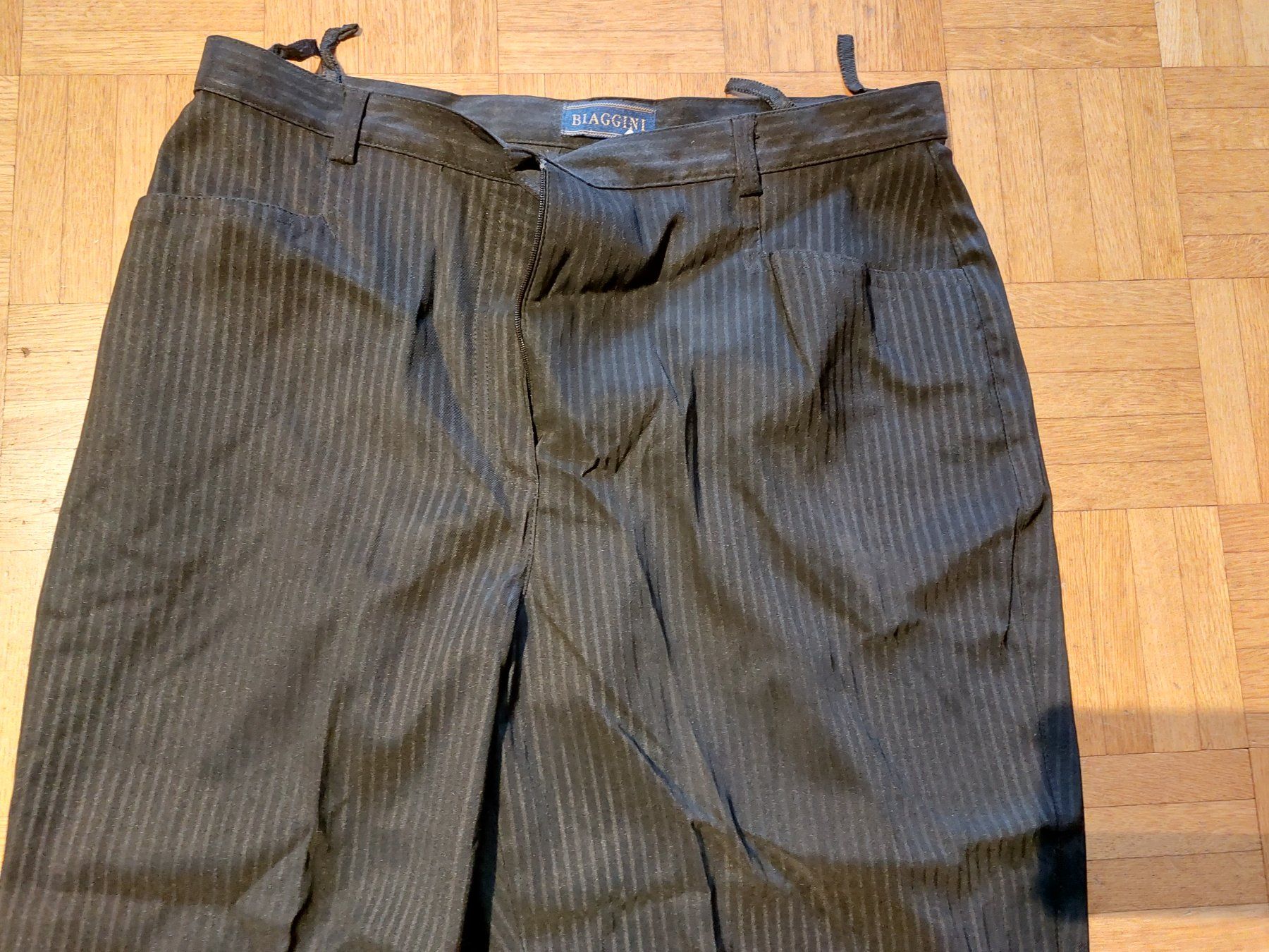 Hosen: leichte, festliche Hose, Grösse 42, schwarz – Gebraucht aus Escholzmatt von Stern777 1