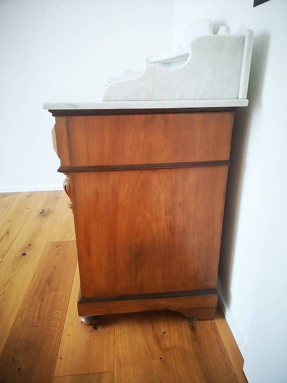 Cassettiere: Antike Kommode mit Marmor Aufbau – Usato da Altstätten SG venduto da Celisky 3