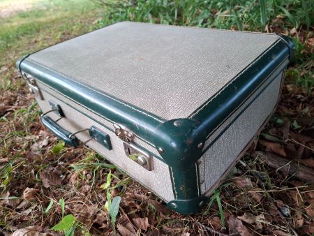 Valise vintage ancienne style rétro