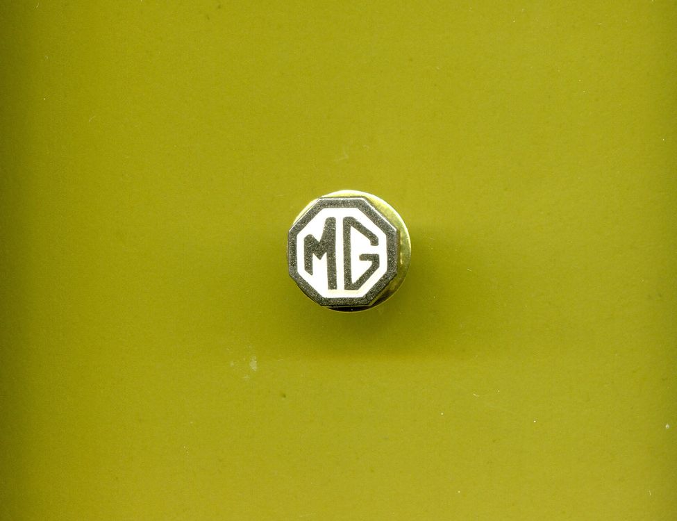 large-mg-car-logo-zero-to-60-times