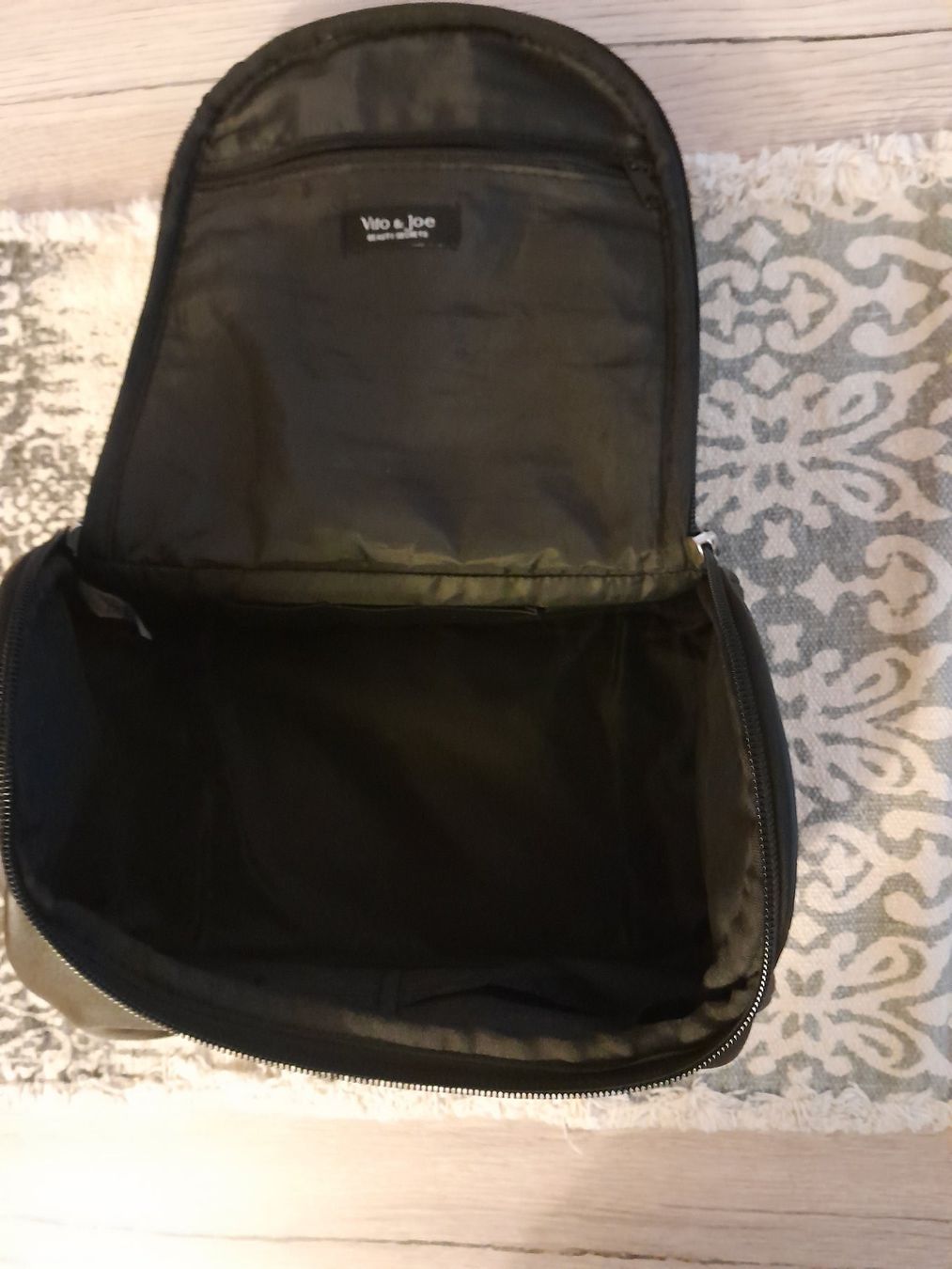 Custodie per cosmetici: Necessaire/ Kulturtasche Damen schwarz – Usato da Zürich venduto da Sustainability 6