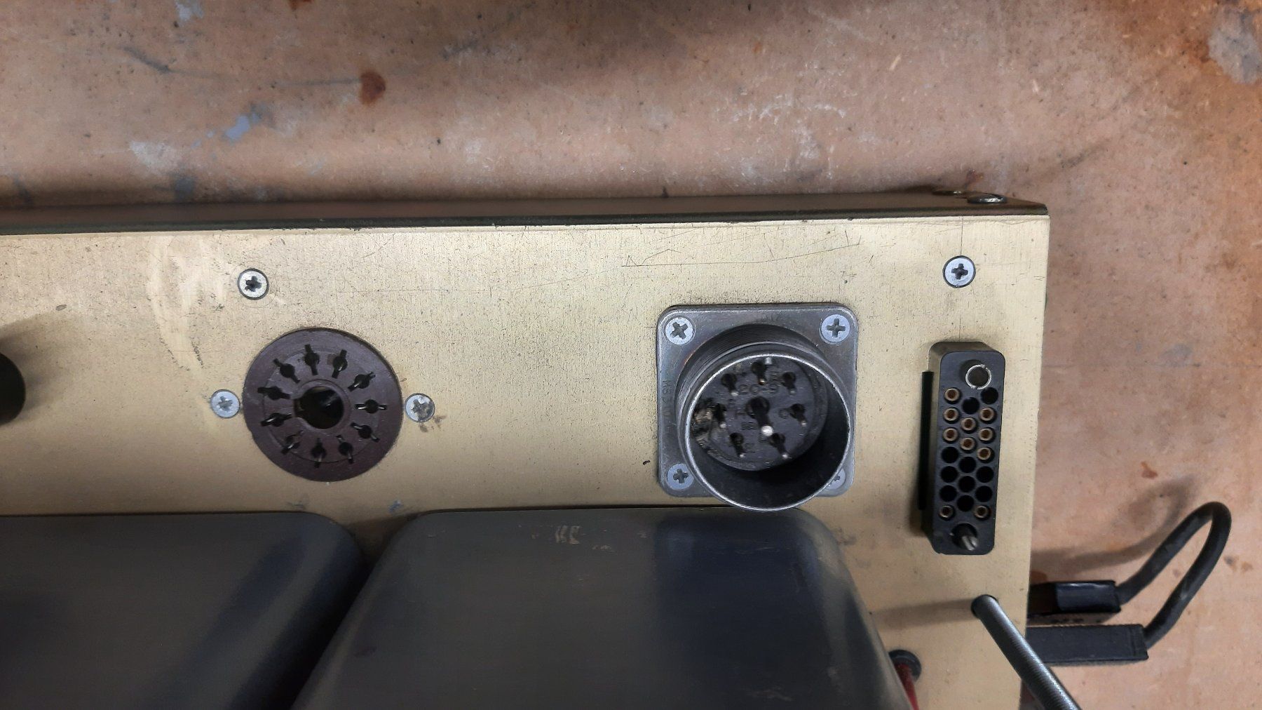 Componenti elettronici: assemblage de 4 condensateurs haute tension 35uF 2kV – Usato da Attalens venduto da Gmsa68 2