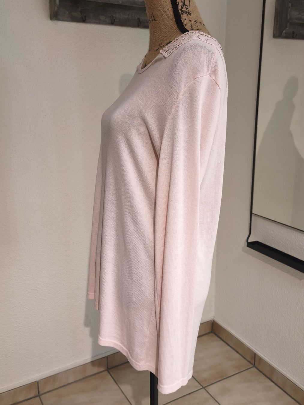 Maglioni & Felpe: Damen Pullover hellrosa Grösse L Spitze guter Zustand – Usato da Emmetten venduto da SecondhandSiska 1