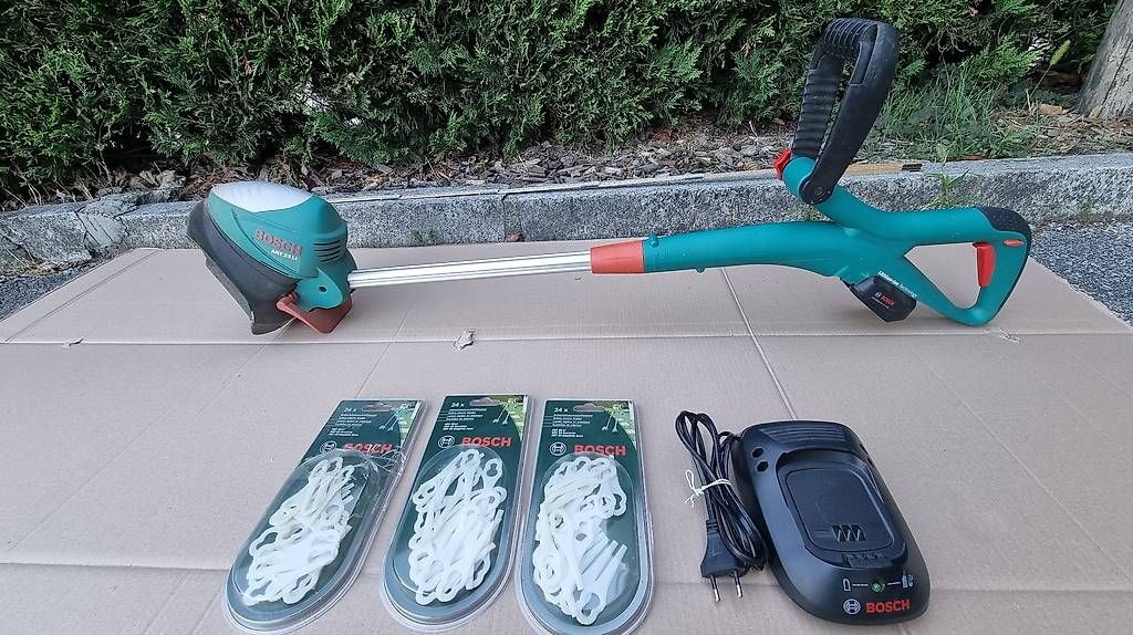 Bosch Tutti gli attrezzi: Coupe bordure accu Bosch 23 lithium – Usato da Veyras venduto da wal1pa