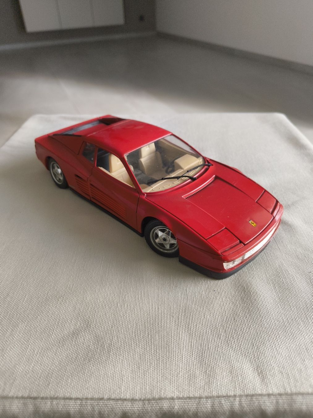 Ferrari Voitures modèles: Ferrari testarossa 1984 – D'occasion à Zürich par maz_jj2t