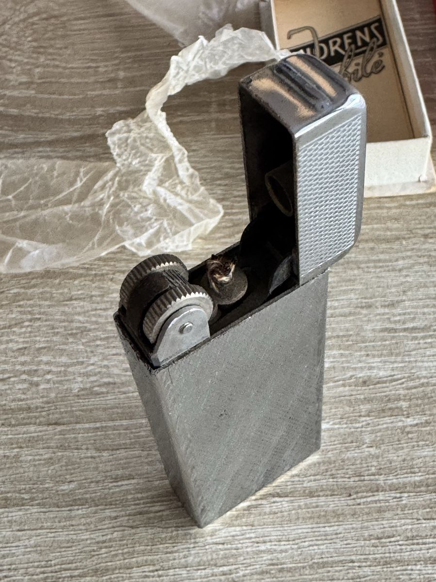 Thorens Accendini: Thorens Jubilé Feuerzeug/Briquet – Usato da Fétigny venduto da BenjiB19E 1