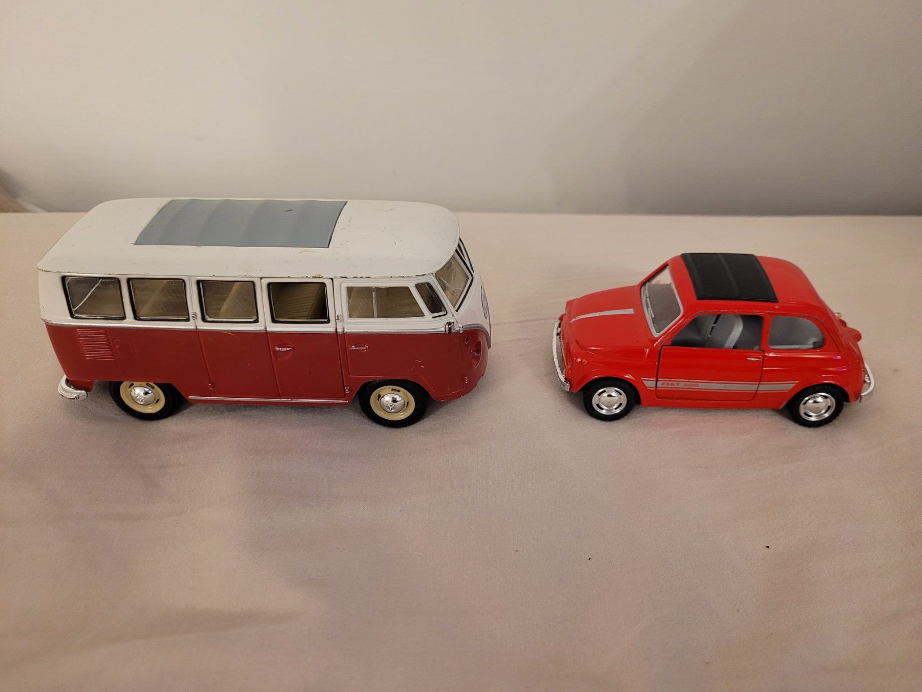 Giocattoli: Spielzeugautos - zwei Klassiker – Usato da Bauma venduto da Yotanke