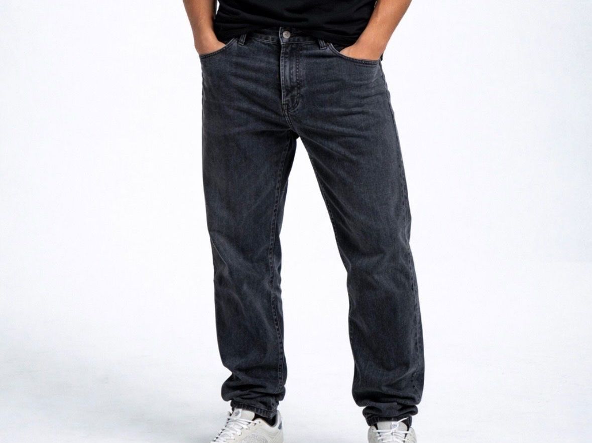 Jeans: Jean Noir 33 – Nuovo (secondo la descrizione) da Denens venduto da RomainSecondeMain