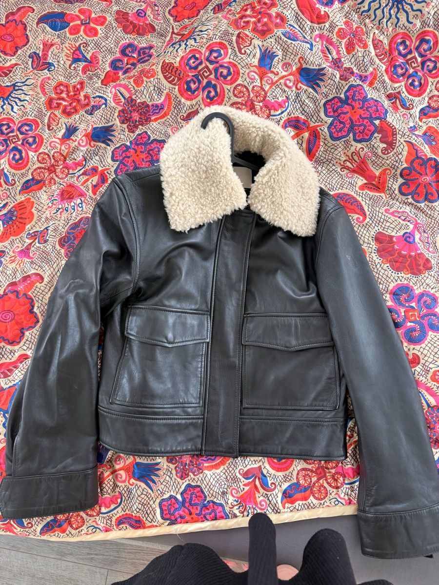H&M Giacche: H&M Premium Selection echtes Leder Jacke   – Usato da Pratteln venduto da Samantha...
