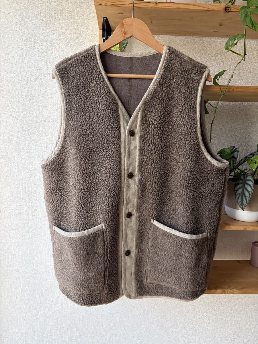 Gilet & Giacche: Japanese Wool Vest – Usato da Winterthur venduto da man_52vj