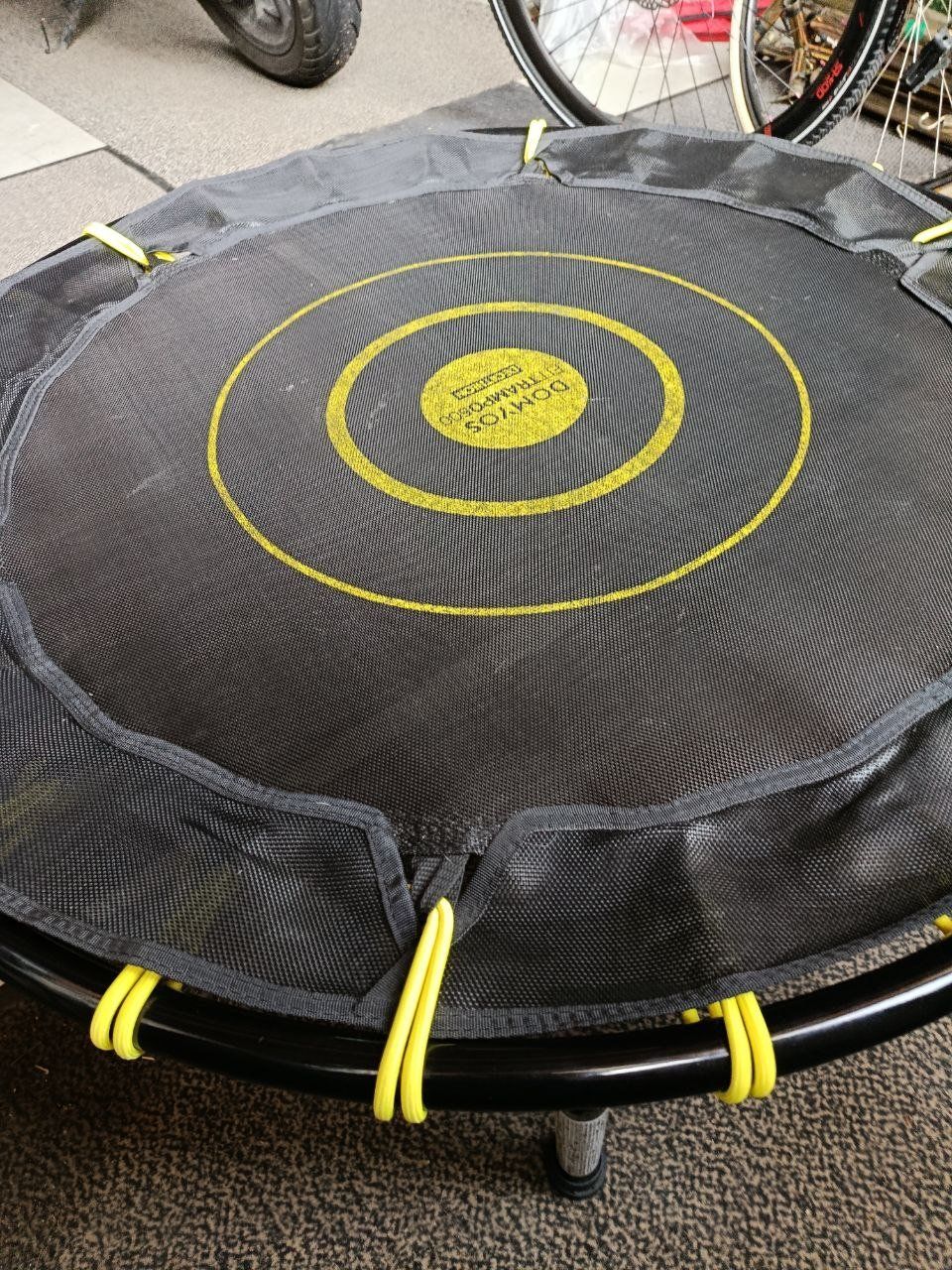 Decathlon Trampolini: DOMYOS Trampolin mit Frontstange und einklappbaren Füssen – Usato da Pratteln venduto da harigo 5