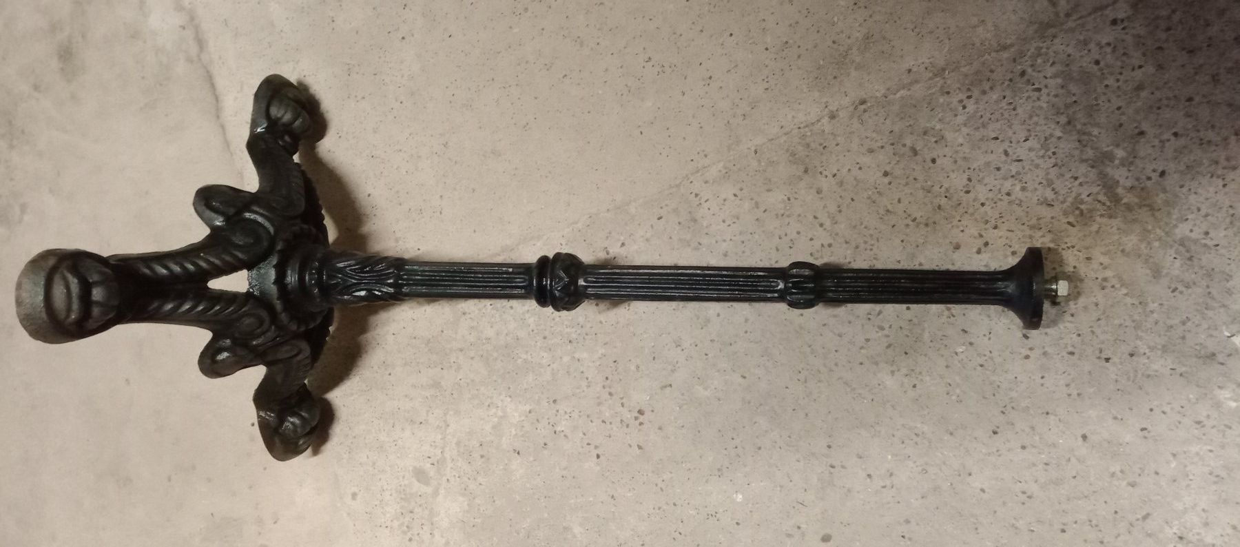 Sonstiges Mobiliar: Bistrotischfuss aus Gusseisen, Vintage Stil – Gebraucht aus Bürglen TG von Heck66 3