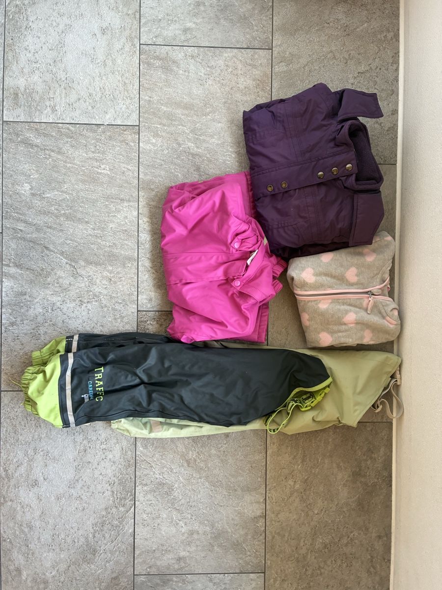 Kleiderpakete & -sets: Grosses Alljahres-Mädchenpaket Gr. 98 – Gebraucht aus Ruschein von CalmAir 6