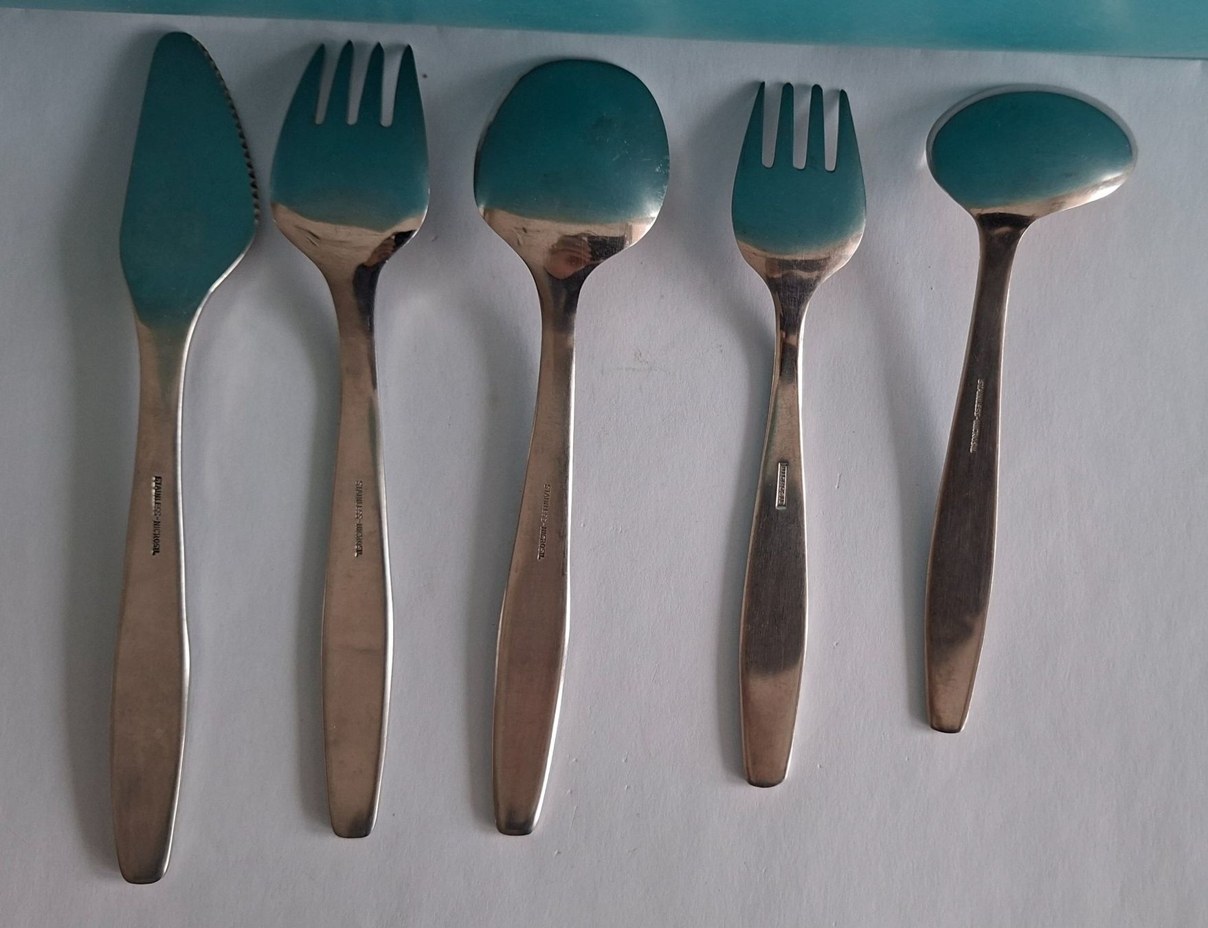 Set di posate: Kinderbesteck Set Rostfrei, Vintage Design, 5 te... – Usato da Opfikon venduto da Diversamente 2