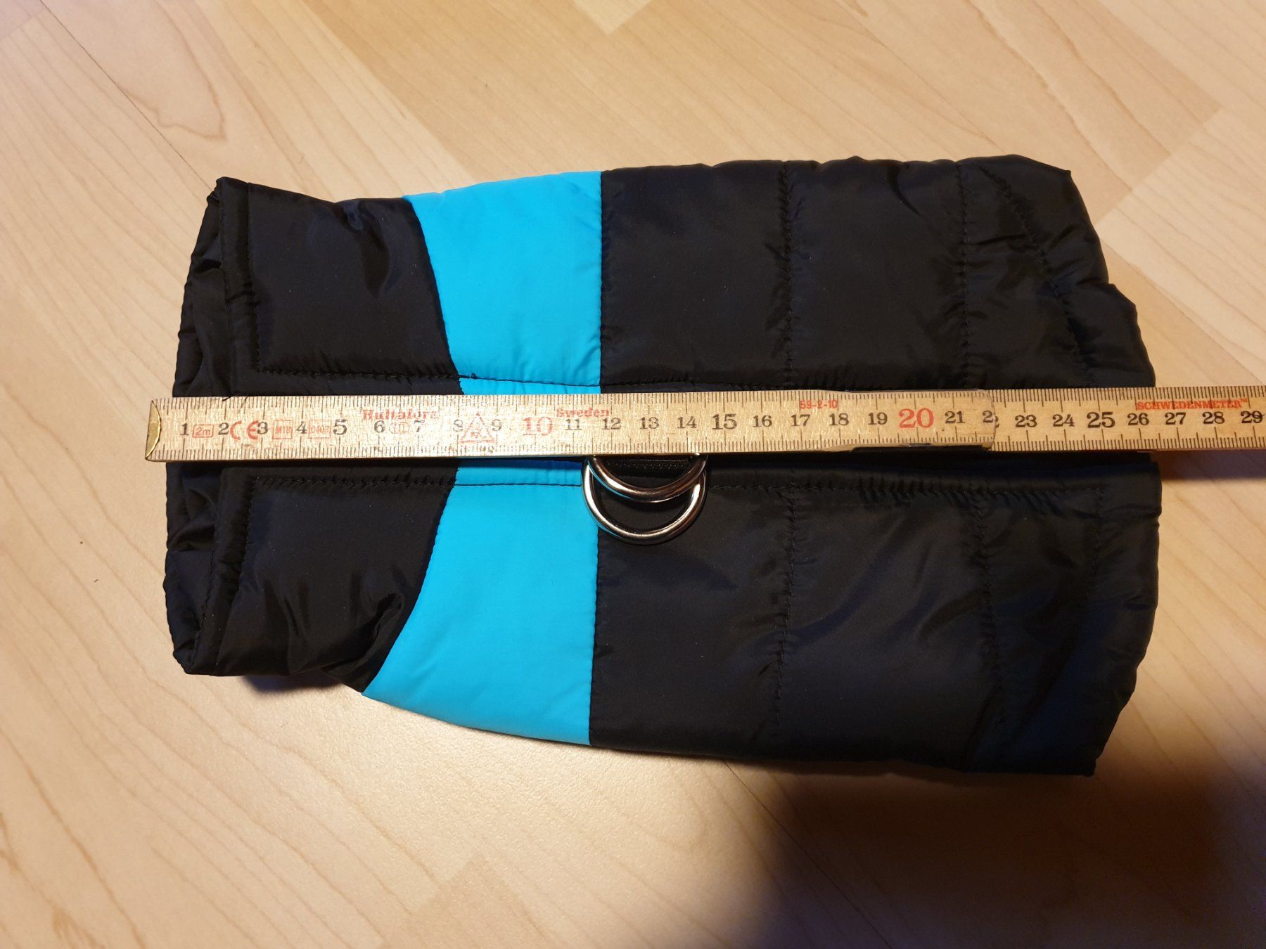 Abbigliamento: Mantel für Hund – Nuovo (secondo la descrizione) da Reutigen venduto da Easy0807 2