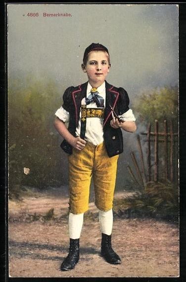 Cartes postales: AK Bernerknabe in Tracht mit Pfeife – D'occasion à Berlin par bartko-reher
