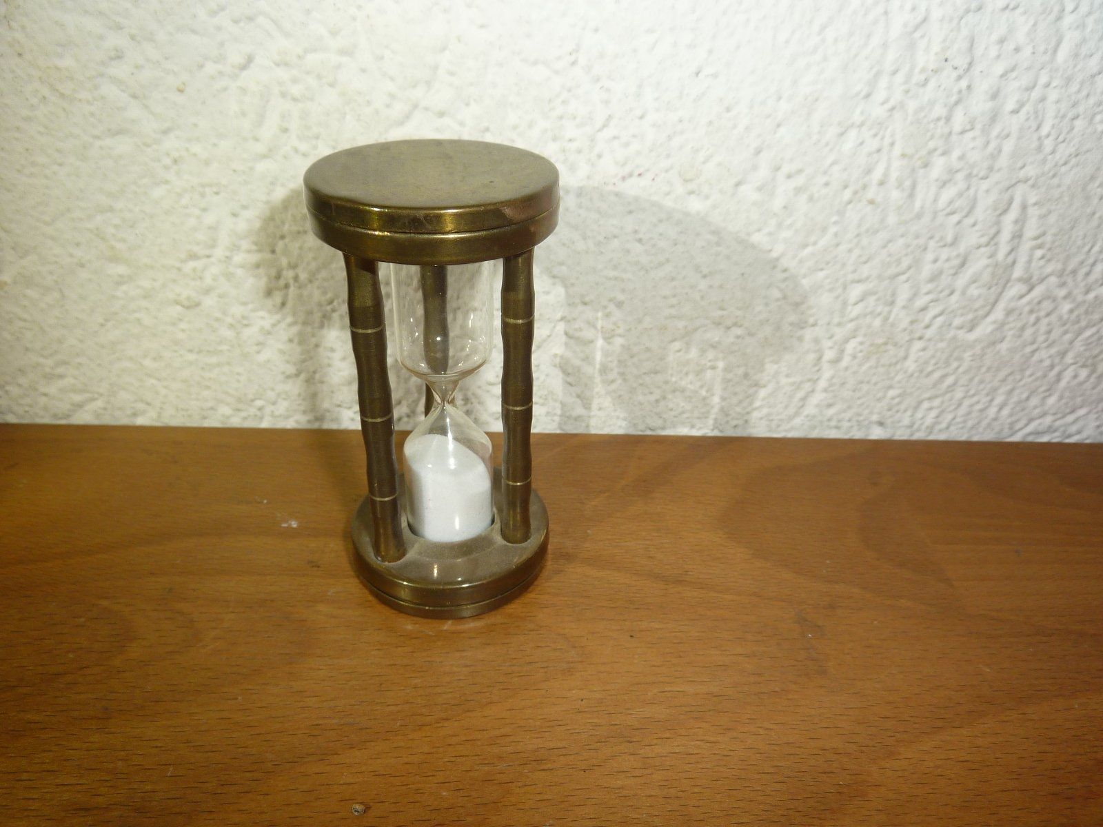 Uhren: Antike Sanduhr Messing Höhe 8 cm Messzeit 9 min. – Gebraucht aus Hochfelden von swissice