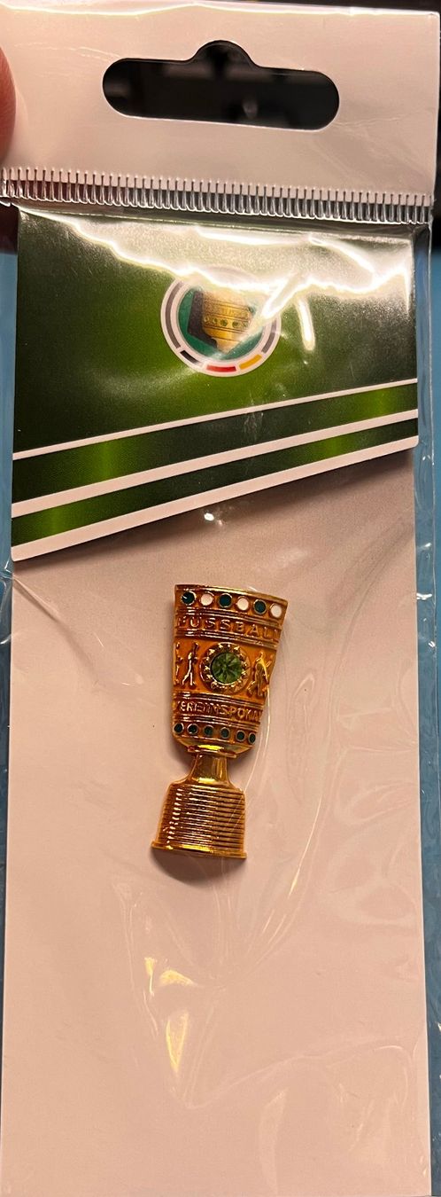 Fifa Plaketten & Abzeichen: Pin DFB-Pokal, DFB-CUP-Pin – Gebraucht aus Obernau von Wgnom