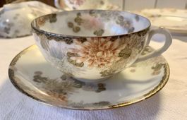 Vintage japanische Meiji Tasse und Untertasse 