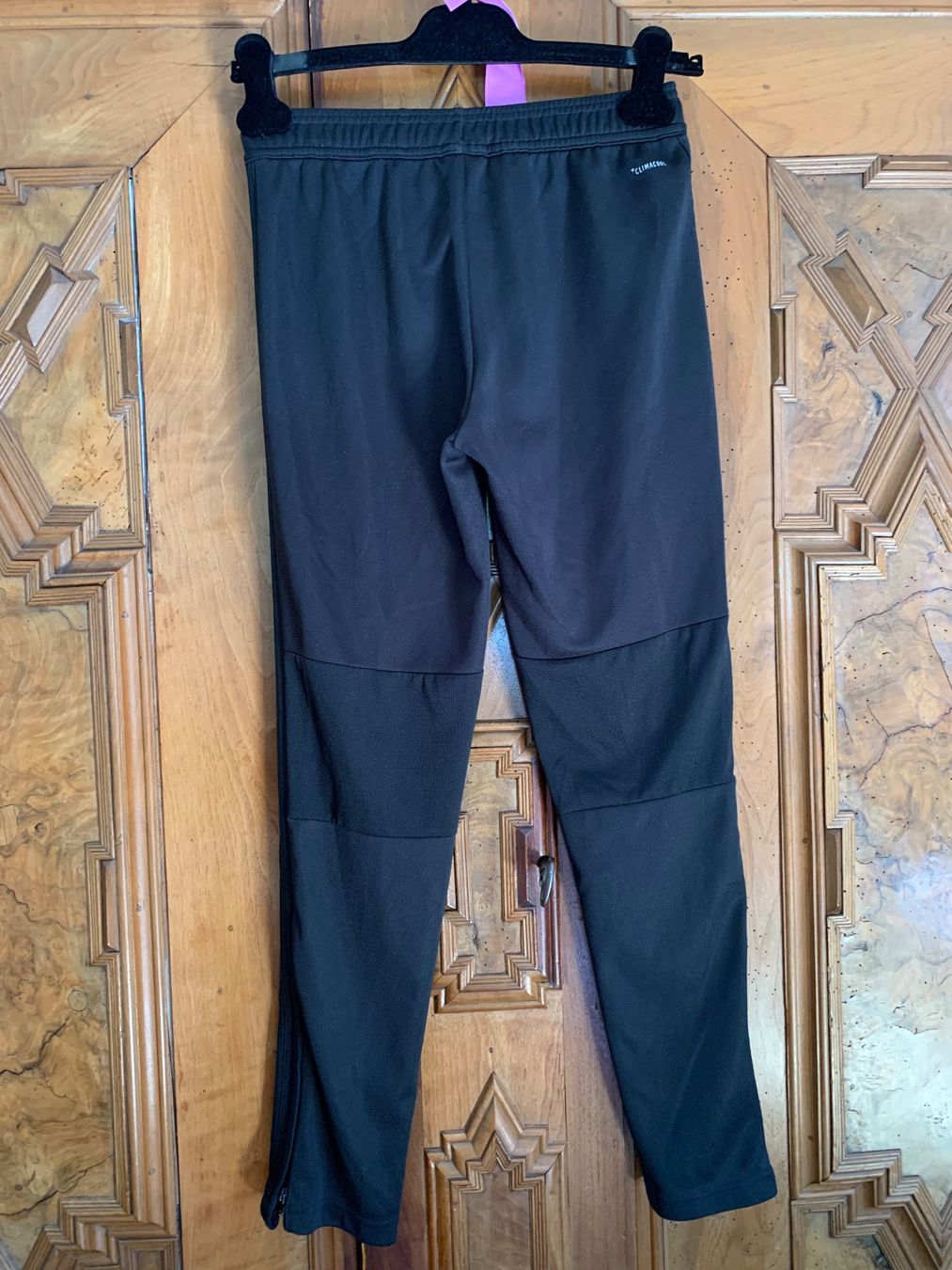 Adidas Pantaloni: ADIDAS Trainerhose Gr. M /Junior 152 / Farbe: Schwarz  Gr – Usato da Interlaken venduto da Bona55 1