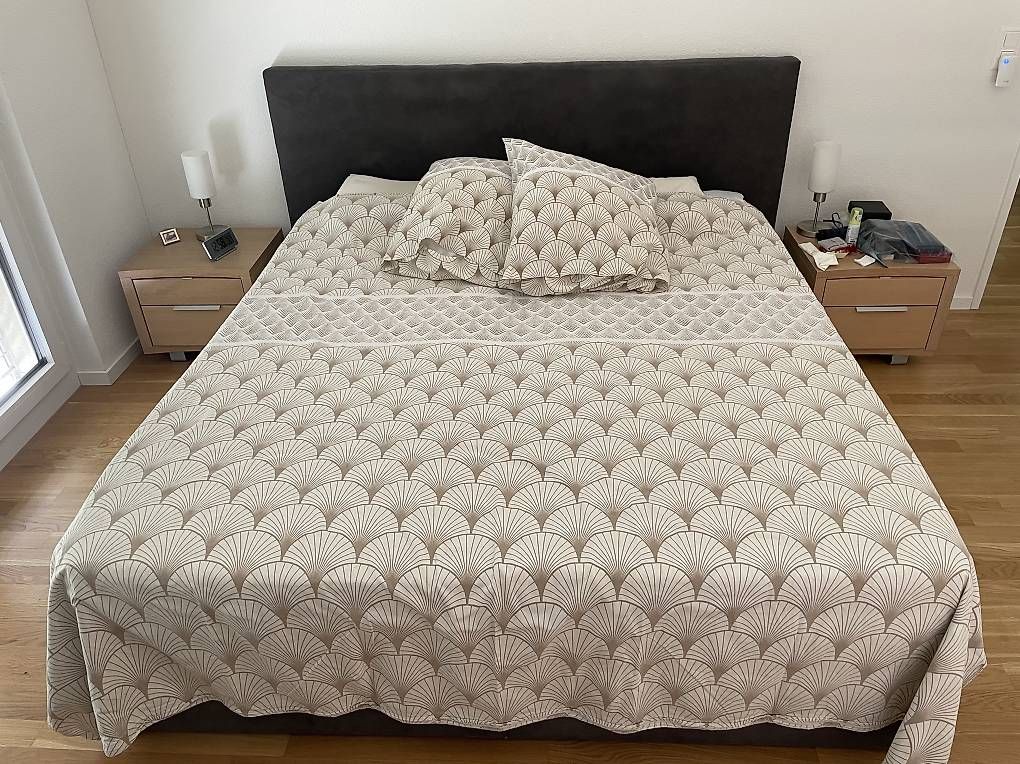 Betten: Boxspringbett 180x200 mit Bettkasten, anthrazit – Gebraucht aus Spreitenbach von sam_m9hb