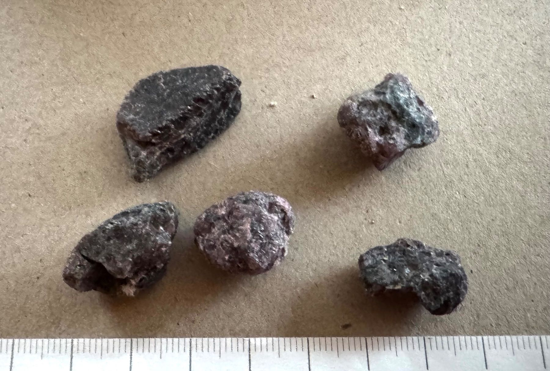 Minerali & Pietre curative: GRANAT aus Madagaskar     Rohstein        unbehandelt – Nuovo e nell'imballaggio originale da Leuggern venduto da gemshow 3