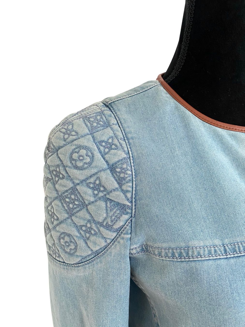 Jacken: Louis Vuitton LV Monogramm Jeansjacke Jacke – Gebraucht aus Kriens von hannaandkiko 5