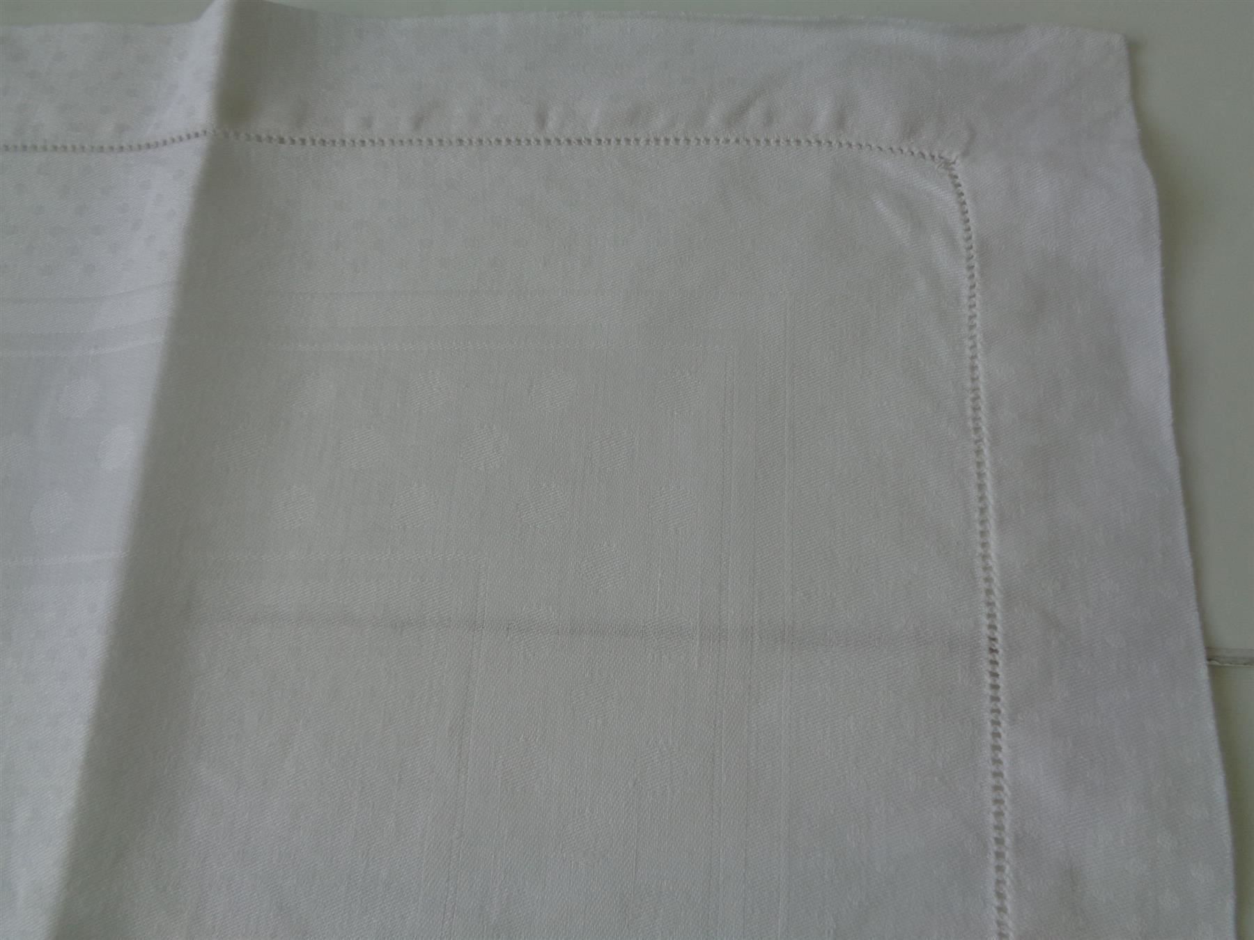 Servietten: 3 kl. Tischdecken ca. 67 x 66 cm.Vintage oder Servietten – Gebraucht aus Chur von omonia 4
