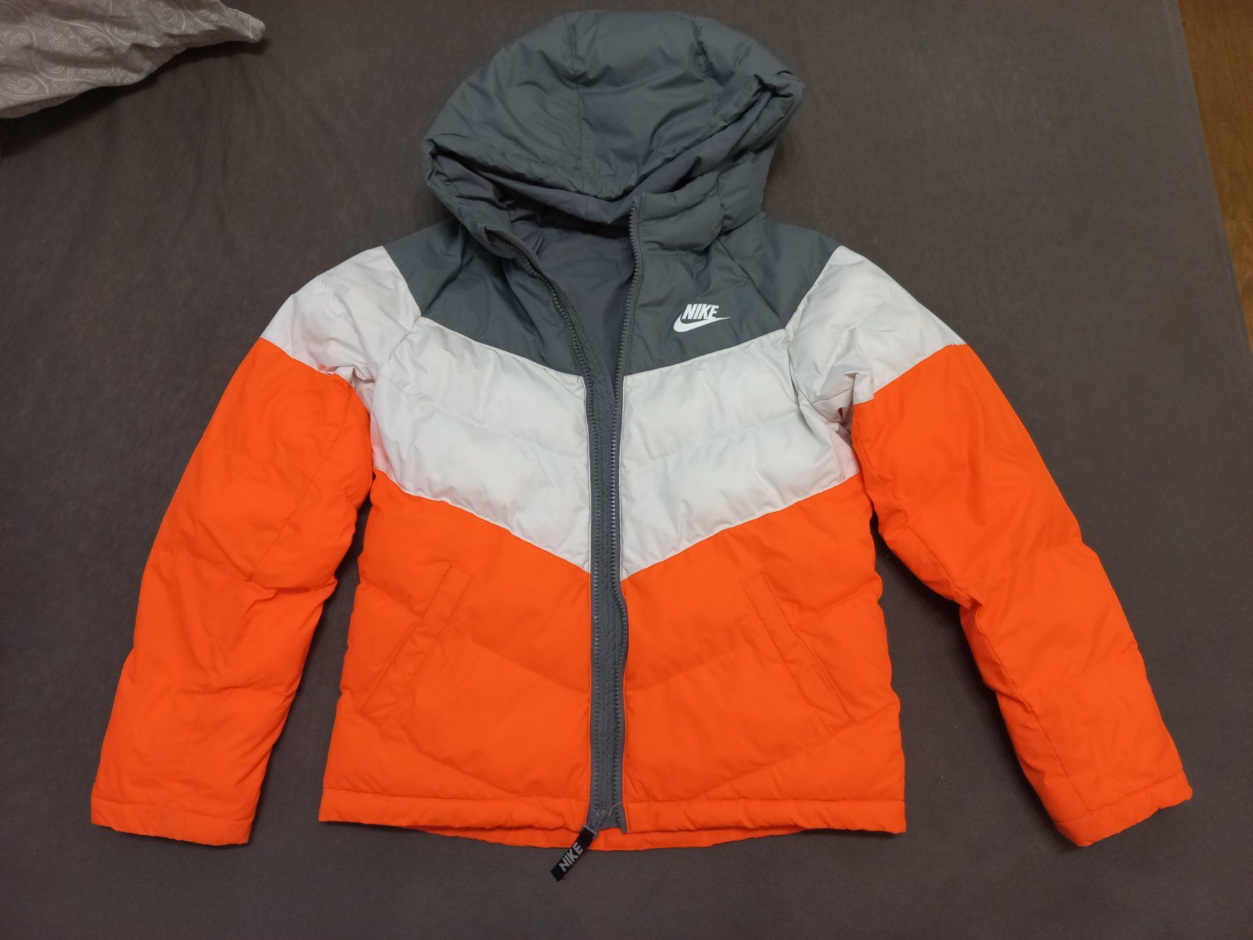 Nike Giacche & Cappotti: Nike Jacke gr. 137-147 – Usato da Bachenbülach venduto da enigmatic