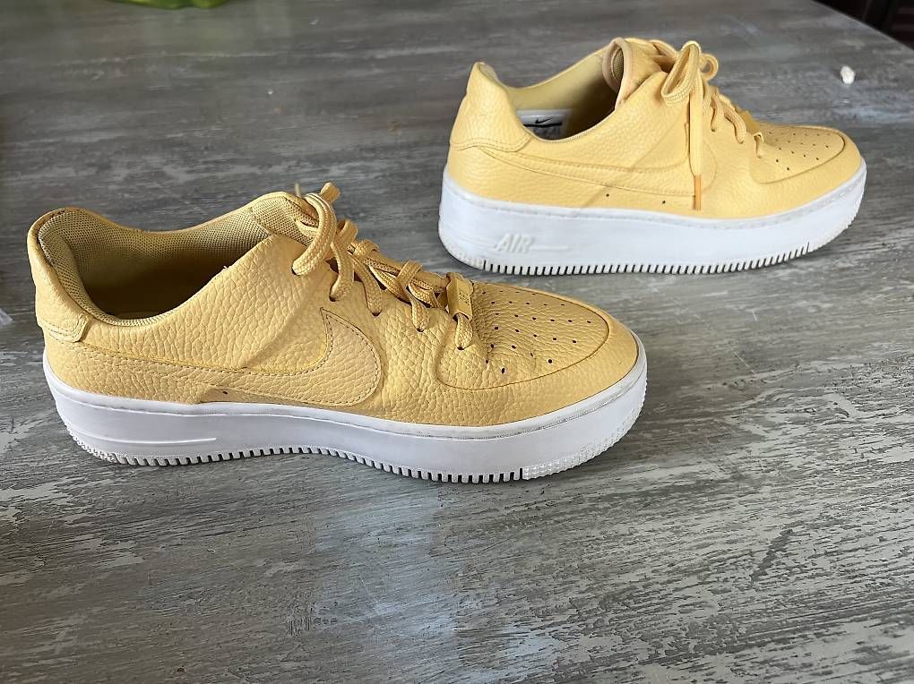 Nike Scarpe da donna: Nike Air Force 1 Sage Low Damen Gr. 40 – Usato da Dietikon venduto da DStella66 3