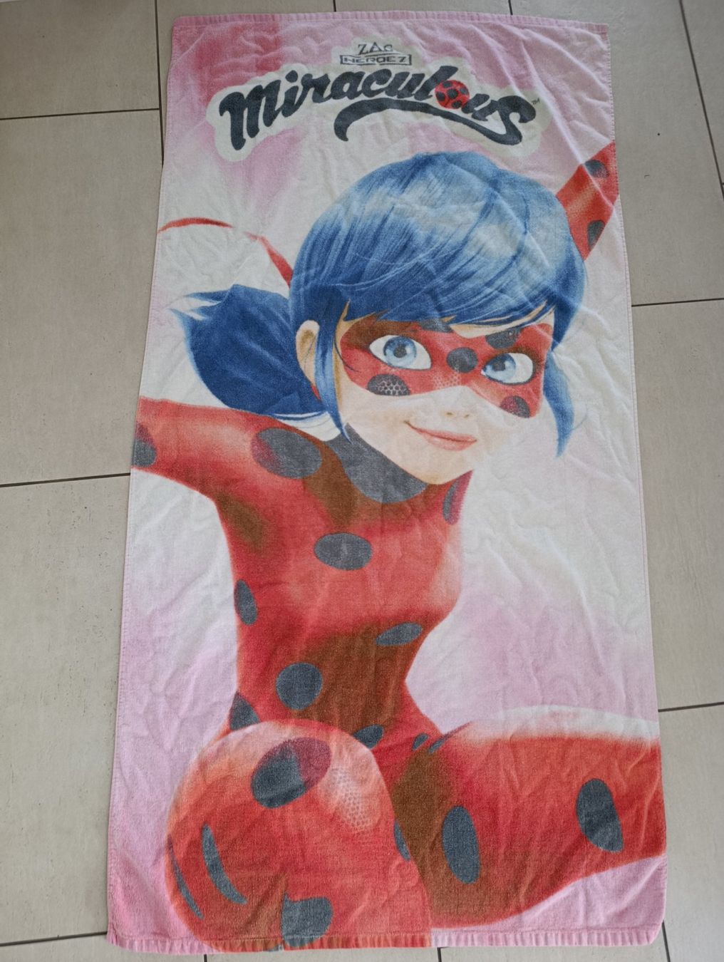 Teli da bagno: Miraculous Ladybug Strandtuch, Badetuch – Usato da Münchwilen TG venduto da Ingi5