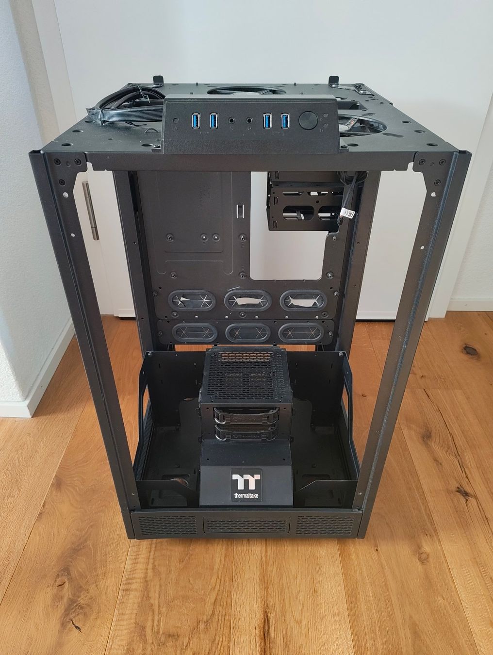 Thermaltake Custodie: Thermaltake The Tower 900, schwarz – Usato da Turgi venduto da Benaya 3
