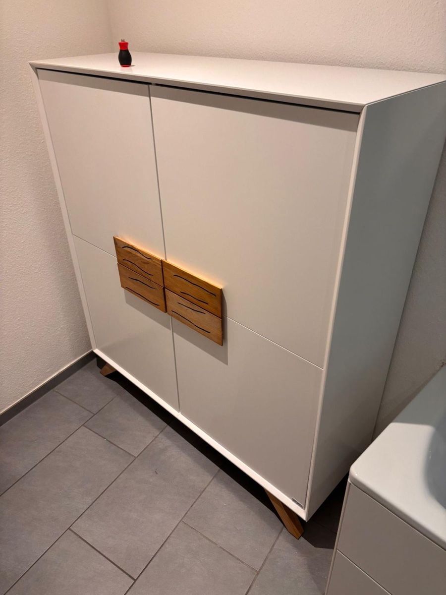 Cassettiere: Xora HIGHBOARD 120/133/40 cm – Usato da Zürich venduto da RedOne1 1