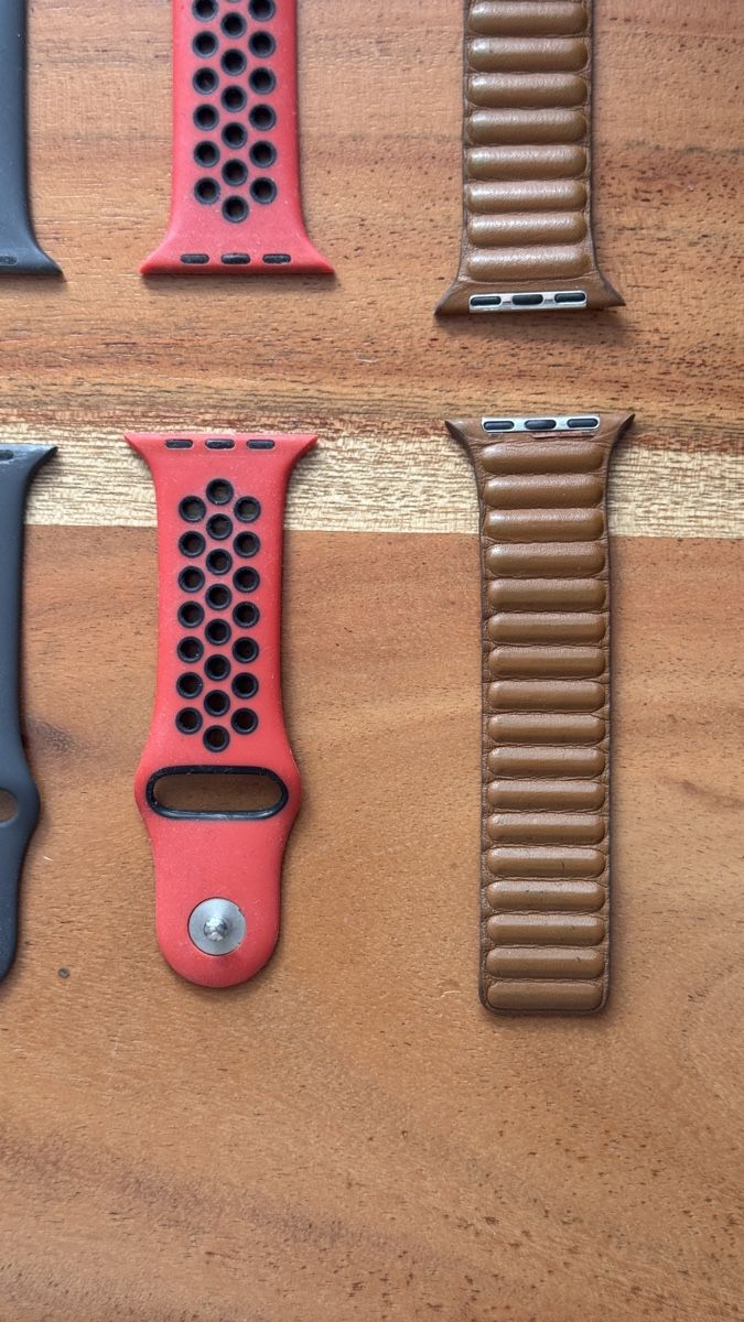 Apple Smartwatch: Original Apple Watch Armbänder, Top Zustand – Usato da Domat/ Ems venduto da saren92 2