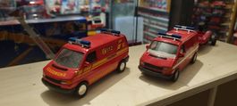 Feuerwehr Bus mit Boot und ohne