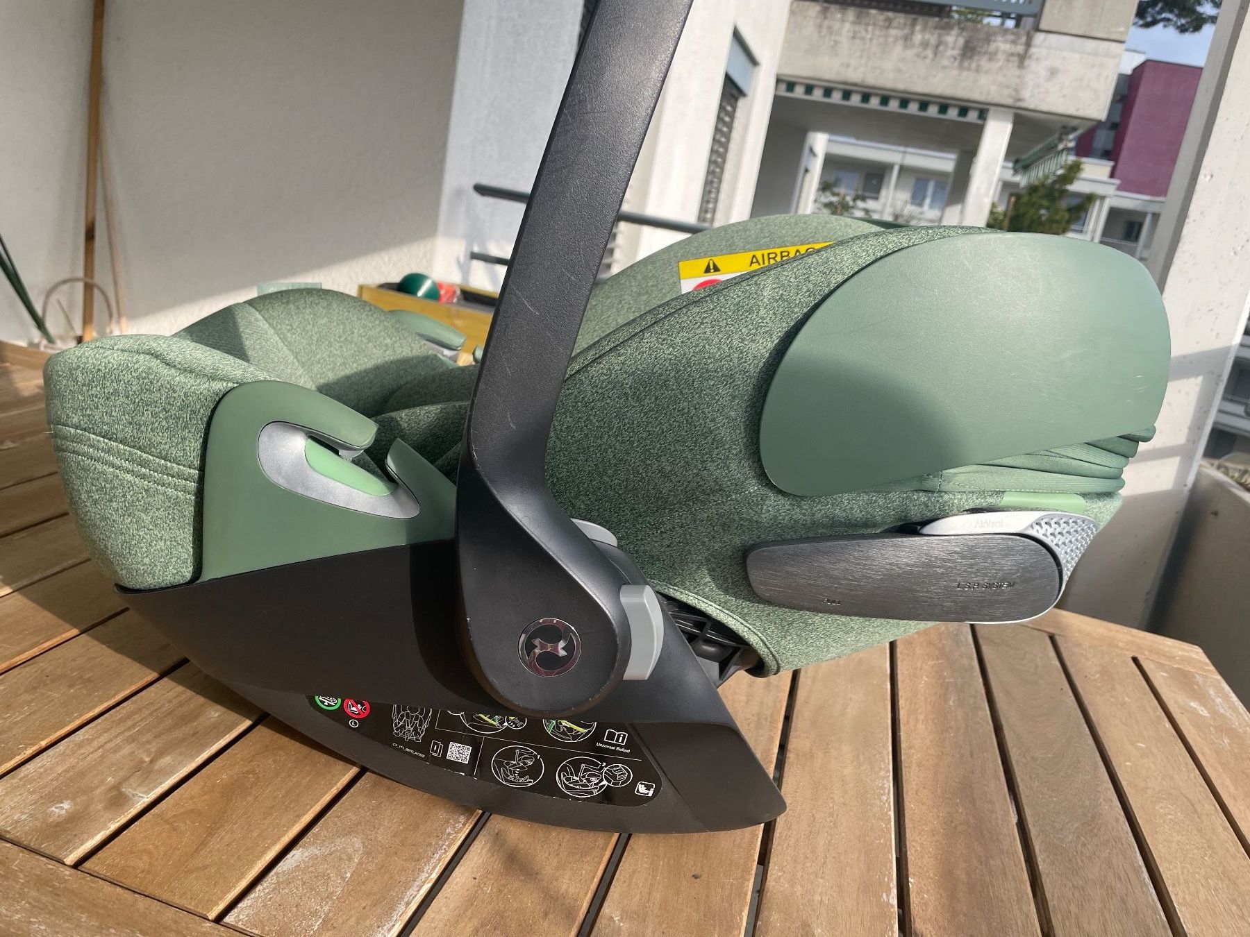 Cybex Seggiolini per auto: Babyschale Cybex Cloud T / Farbe leaf green – Usato da Rotkreuz venduto da Rajah 3