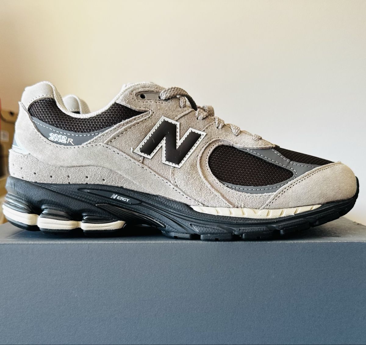 New Balance Scarpe da uomo: New Balance 2002R  – Nuovo e nell'imballaggio originale da Biel/Bienne venduto da Akwawini
