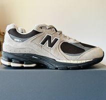 New Balance 2002R 