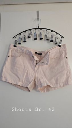 Hellrosa Shorts Gr. 42
