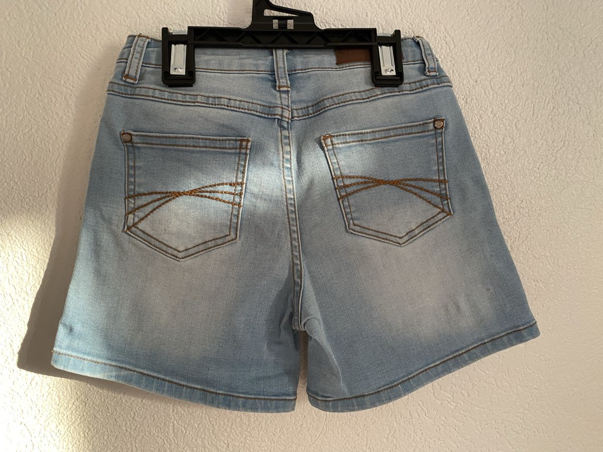 Pantaloni: Short en jean bleu clair taille 128 – Usato da Lignières venduto da The_assistant 1