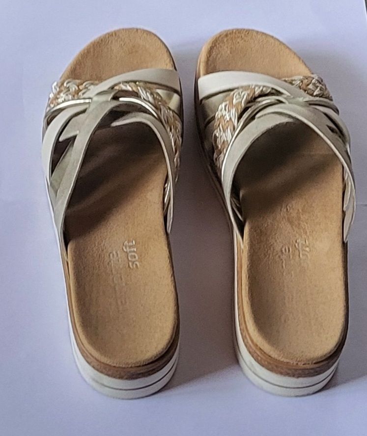 Scarpe da donna: Sandales d'été dorées et blanches - Taille 37 -  – Usato da Niedergösgen venduto da Eva2410 1