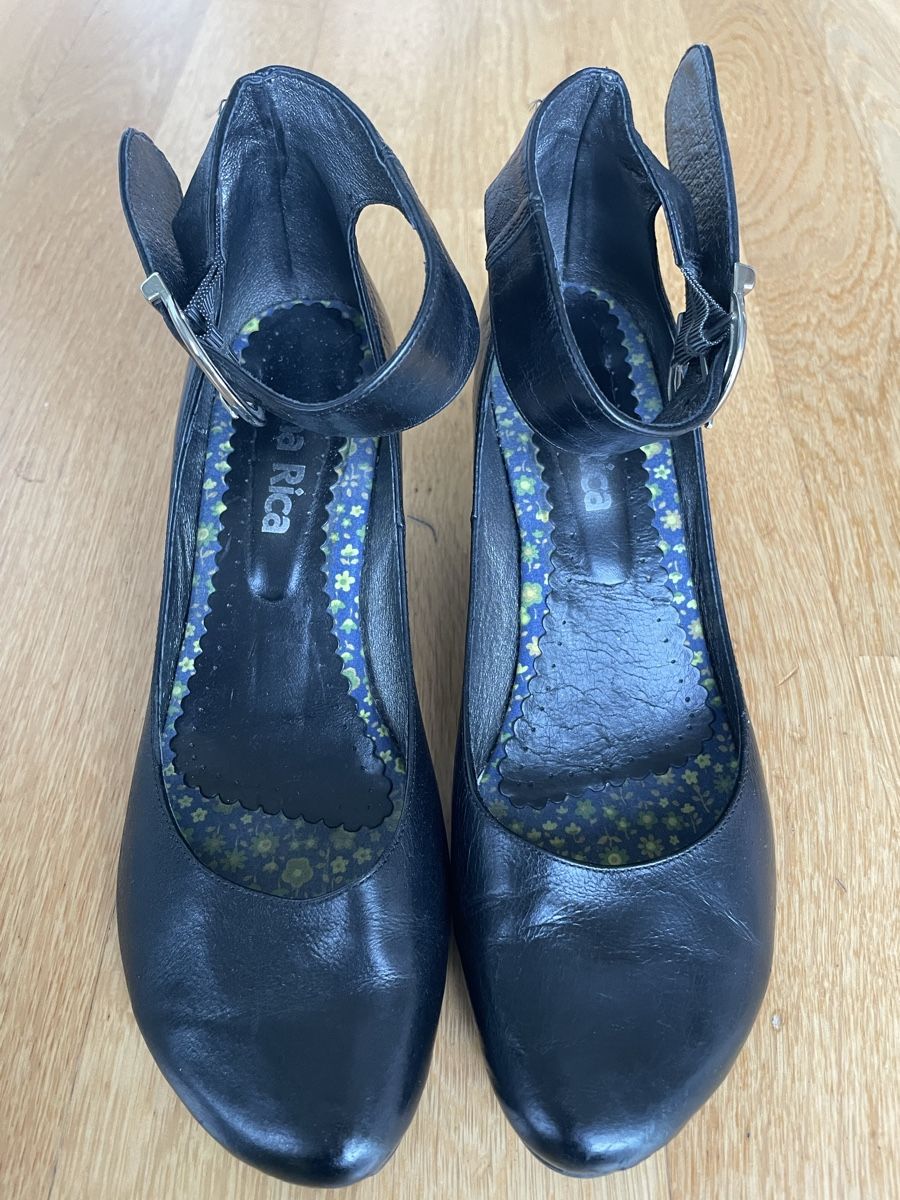 Scarpe da donna: Handgefertigte Schuhe (Spanien) 37 – Usato da Murten venduto da bobby99777744 1