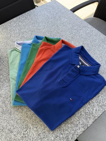 5 Marken-Poloshirts, davon 4 von Tommy Hilfger!