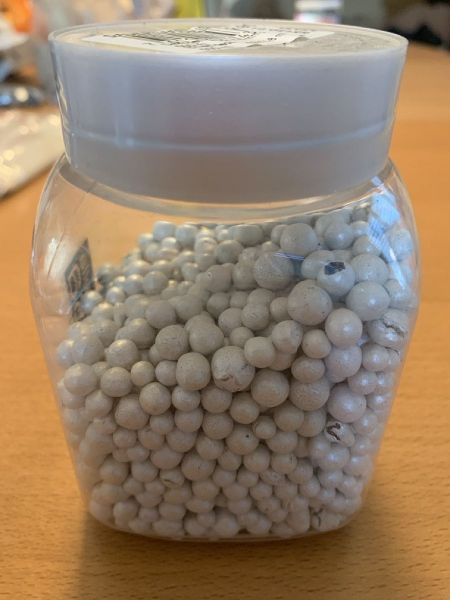 Tutte le decorazioni: Dekoperlen weiss – Usato da Walenstadt venduto da Smokyboy