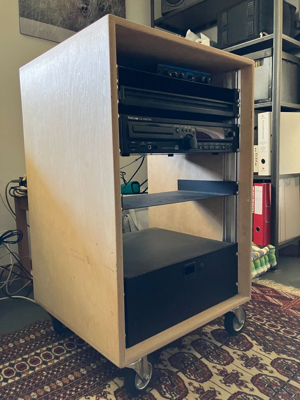 Supporti a parete: Tonstudio HiFi Rack Korpus auf Rollen – Usato da Aarau venduto da rol_mz8k