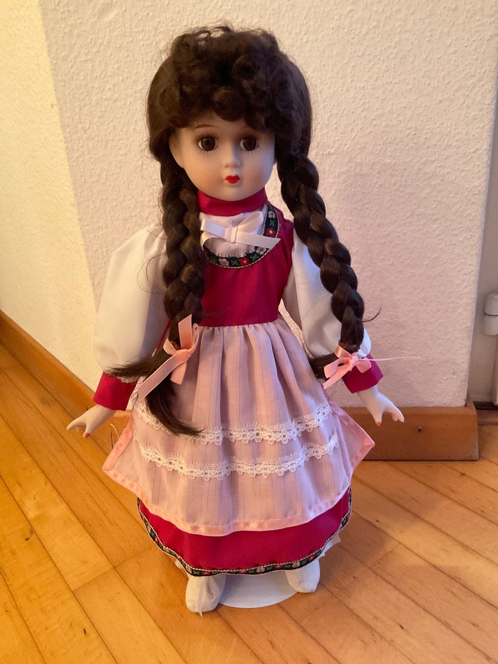Bambole: Puppe Mädchen mit Zöpfen – Usato da Meilen venduto da DodoSchubi