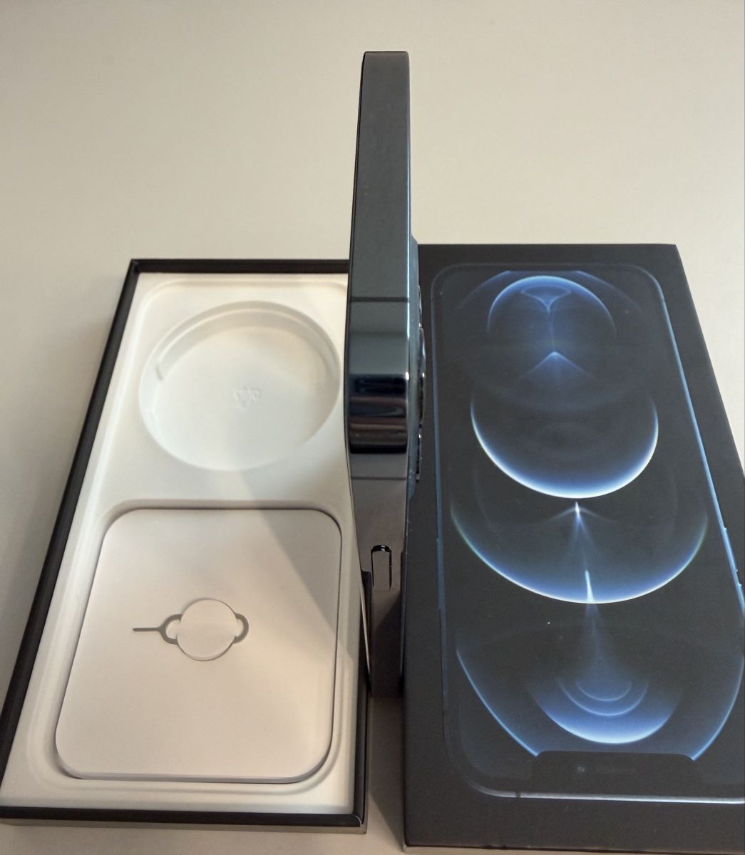 Apple Handys / Smartphones: IPhone 12 Pro 128 GB - 100% – Gebraucht aus Hittnau von Irinaelin 4