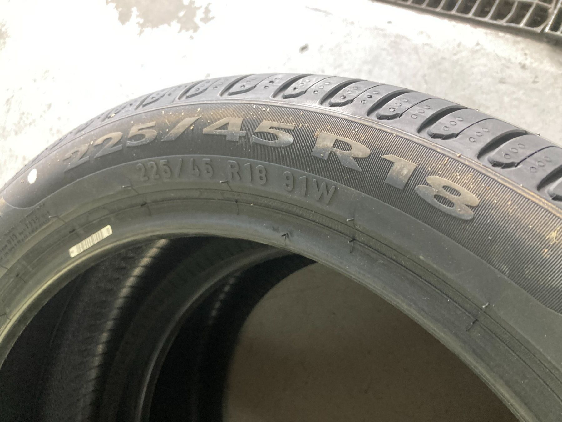 Pirelli Pneumatici & Ruote complete: 225/45R18 Pirelli Sommerpneu – Nuovo e nell'imballaggio originale da Cham venduto da Cham6332 1