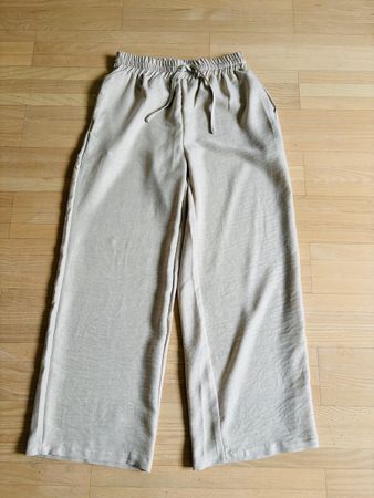 Sommerleichte, beige Stoffhose, Gr. M
