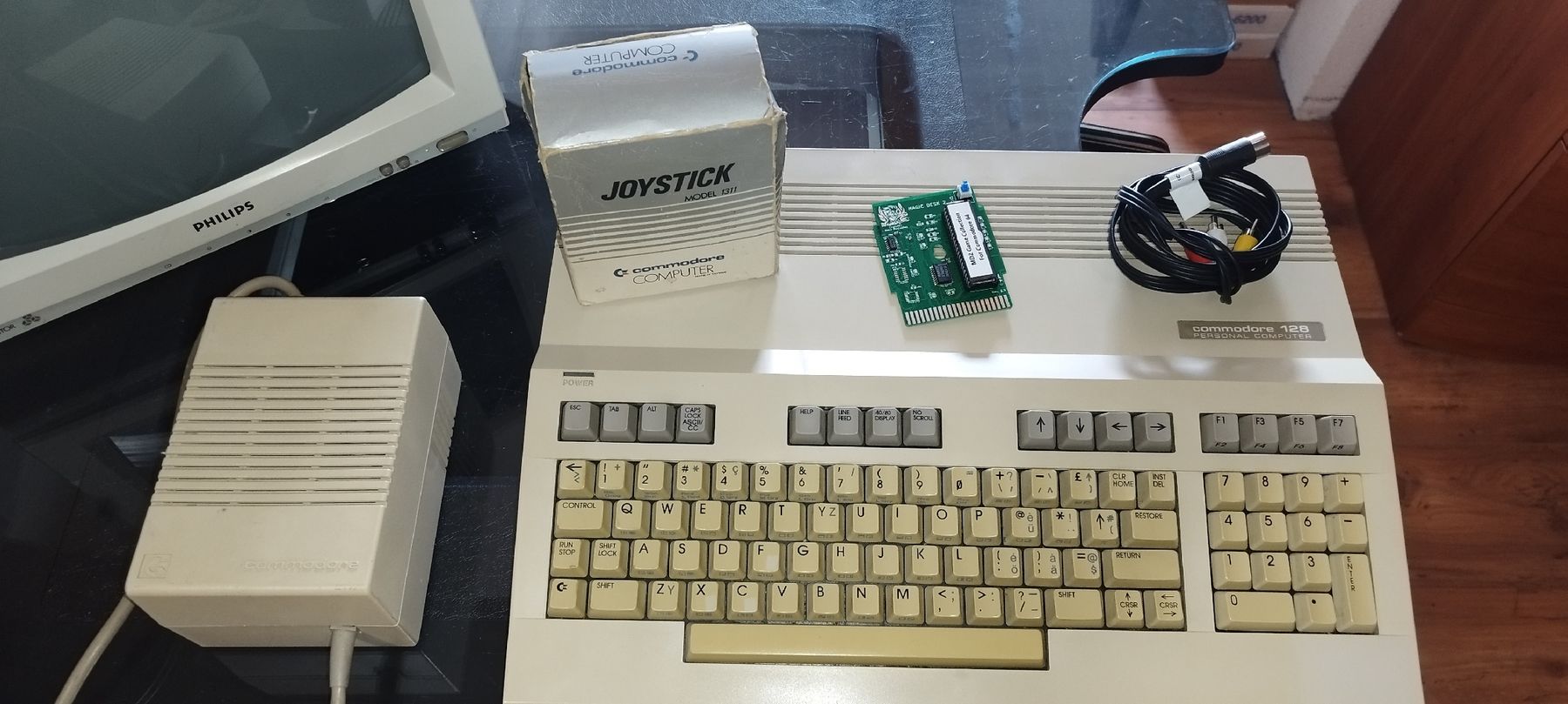 Commodore PCs: Commodore 128 – D'occasion à Domdidier par look80486 2
